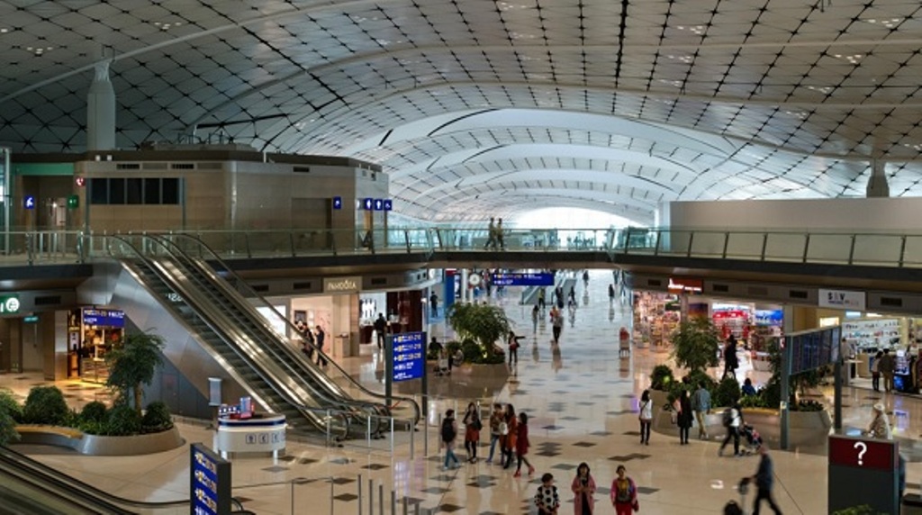 Sân bay Hong Kong dự kiến xử lý hơn 1.000 chuyến bay ngay sau bão Ragasa